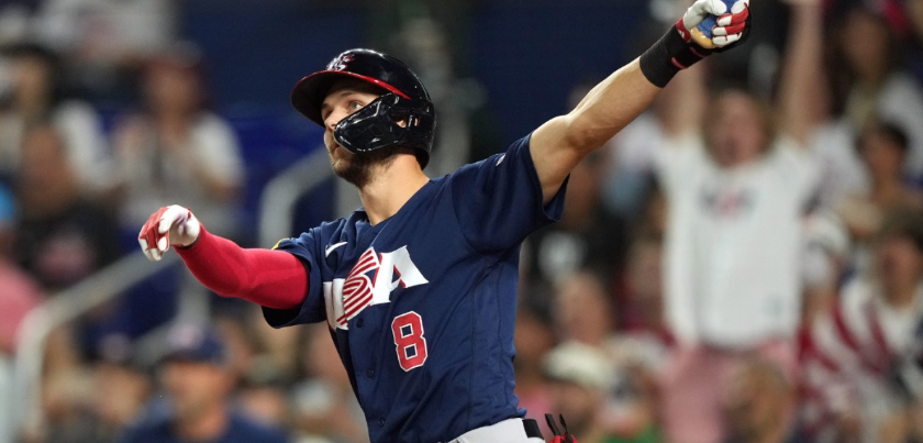 Turner ties Classic record with 5th home run