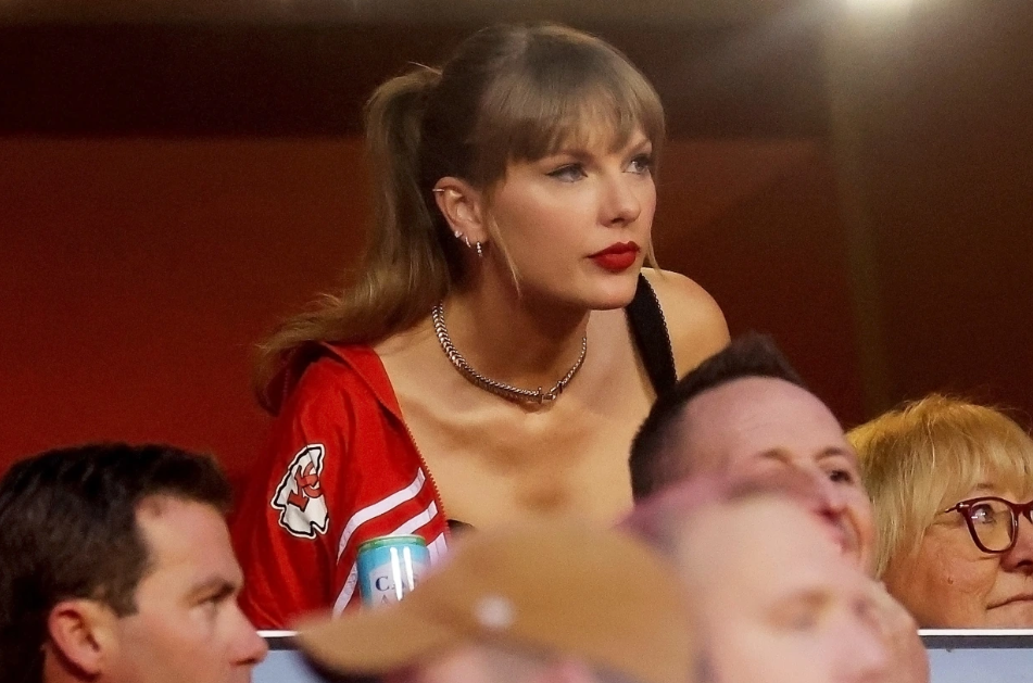 Taylor Swift cheers on Travis Kelce at Kansas City Chiefs game as ‘Eras Tour’ movie opens in theaters