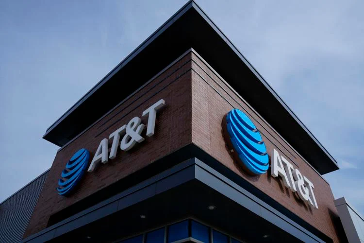 AT&T service restored after customers hit by widespread cellular outages in the U.S.