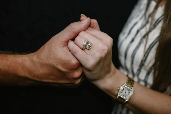 Taylor Swift engagement ring from Travis Kelce is one of a kind vintage inspired and really expensive