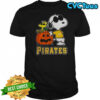 Awesome Snoopy Pittsburgh Pirates MLB Pumpkin Halloween Peanuts Cartoon 2025 T-Shirt